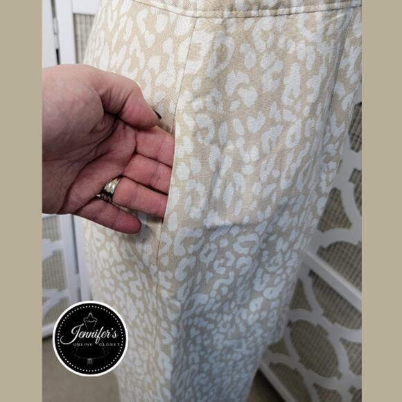 Banana Republic Women's Neutral Animal Print V Neck Sleeveless Dress Size 4 - Picture 7 of 13